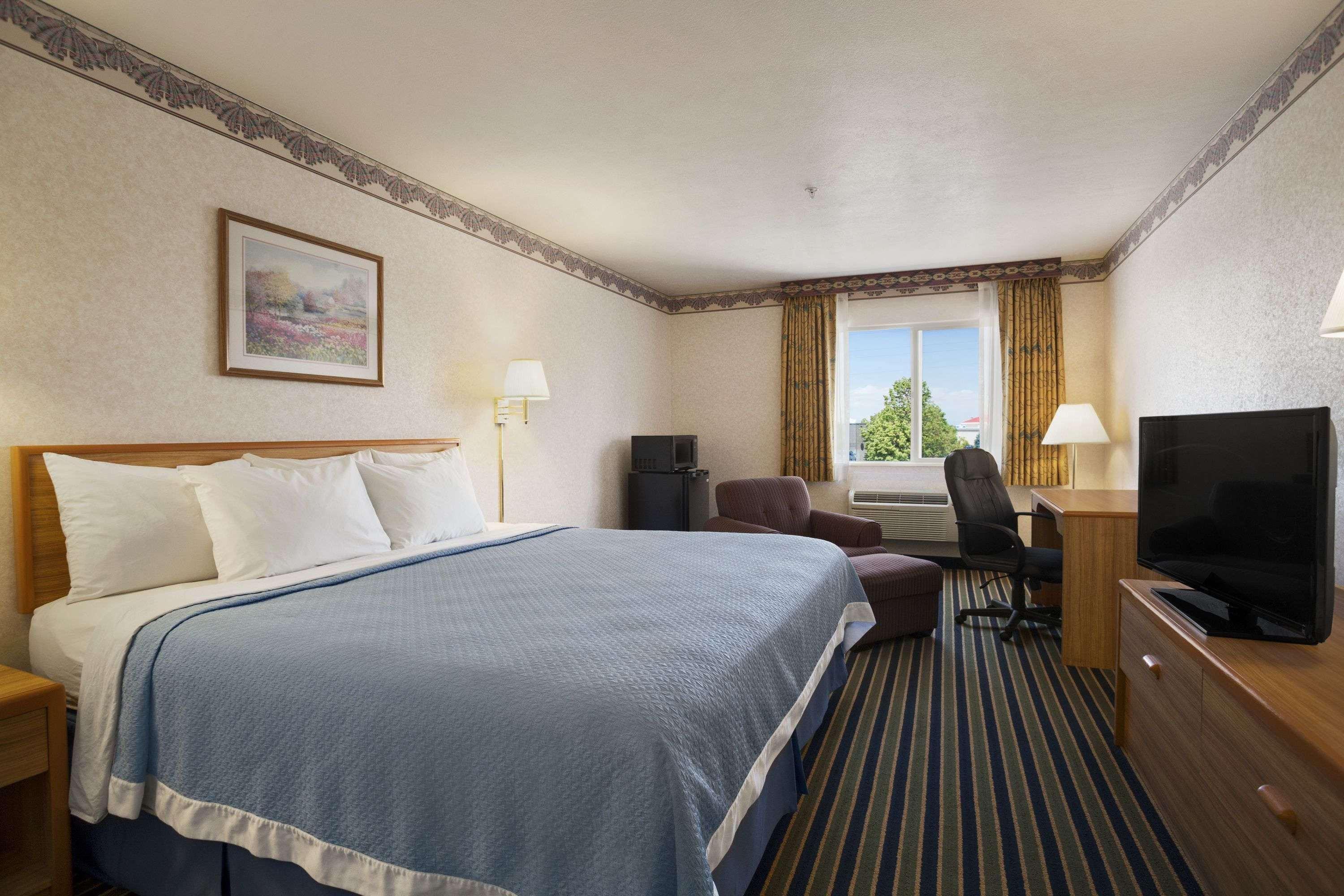 Days Inn By Wyndham Springville Buitenkant foto