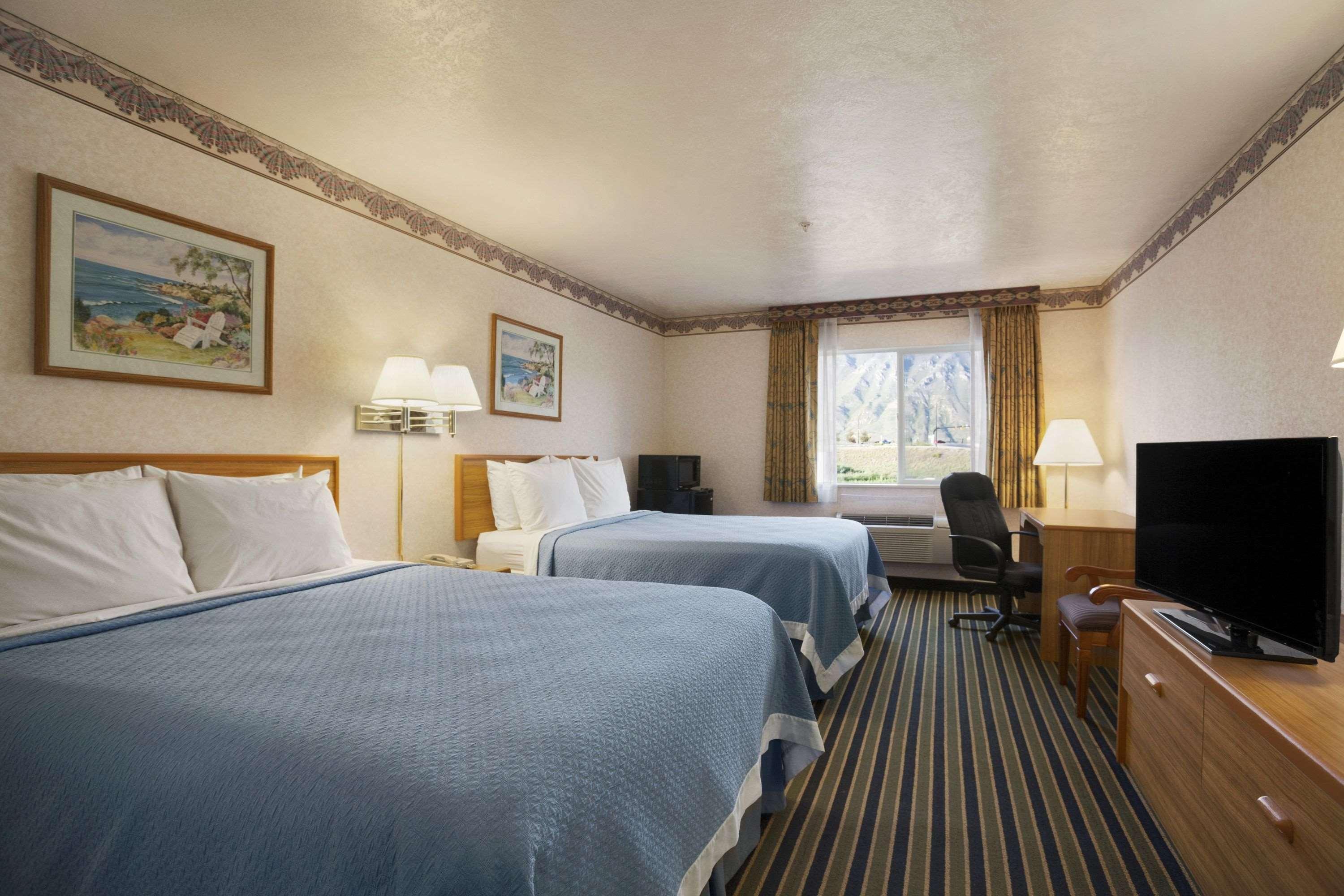 Days Inn By Wyndham Springville Buitenkant foto