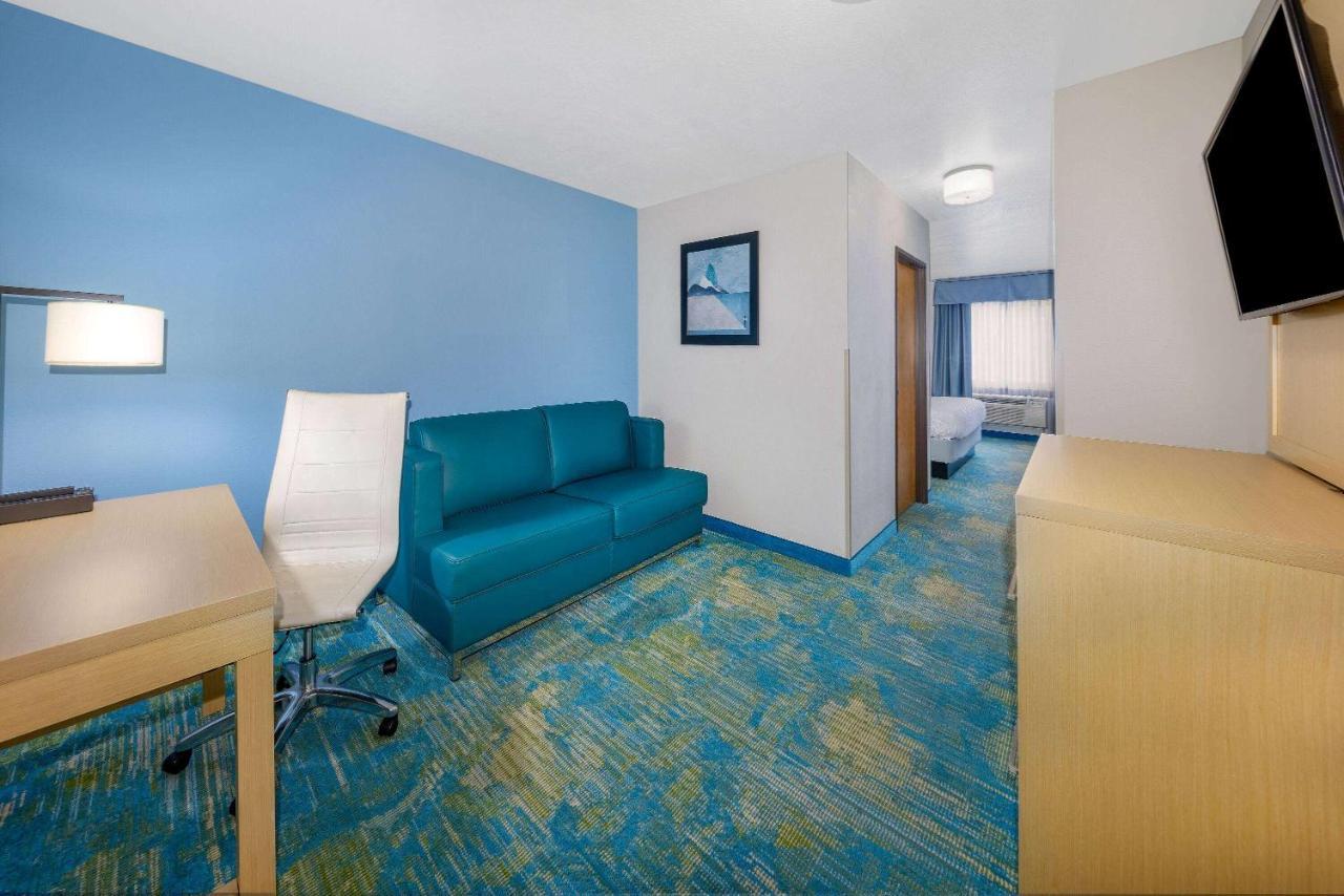 Days Inn By Wyndham Springville Buitenkant foto